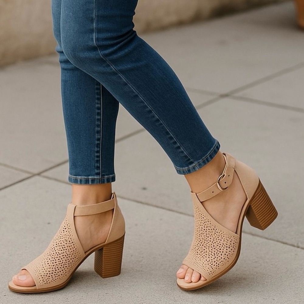 Marc Fisher LTD Vixen Natural Suede Cutout Block Heel Sandals 6.5 Boho